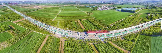 R1线高架段7月底前将成型 