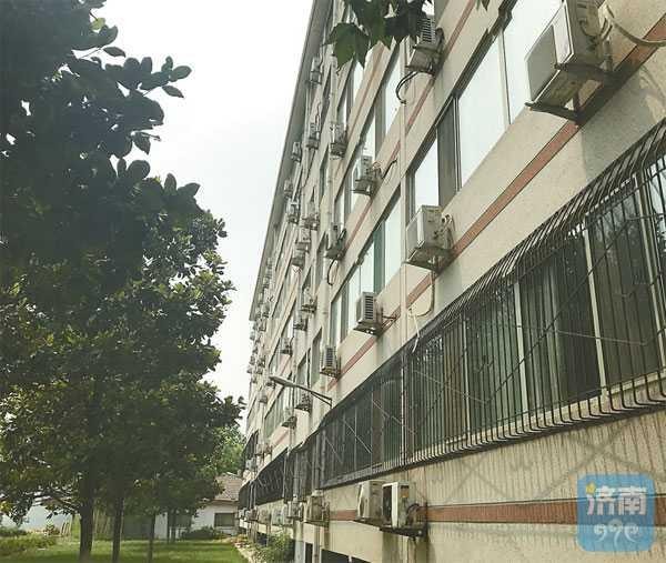 济南“老楼电梯”今年至少安120部