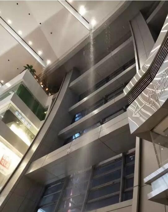 济南恒隆广场漏雨