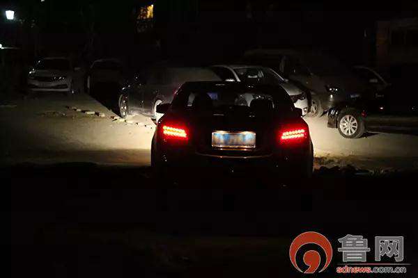 济南一小区地下车库遭清场 上千辆私家车“夜宿”街头