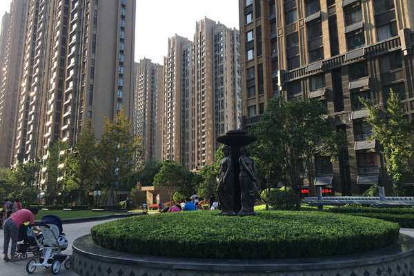 绿地新里卢浮公馆