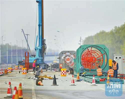 济青高速封闭施工致堵