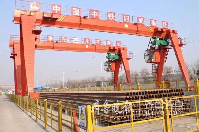 济南R1线地下段轨道