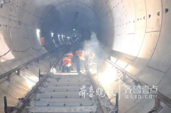 济南R1线地下段轨道